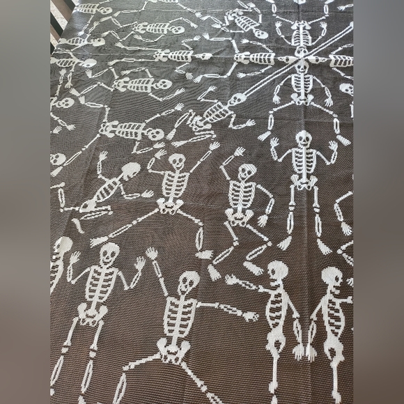 Halloween Skeleton Lace Table Cloth - Picture 3 of 5